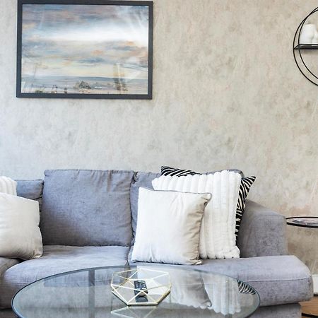 Trendy 4 Bed Apartment Near Vibrant Shoreditch W Balcony And Walking Distance To Tube London Kültér fotó