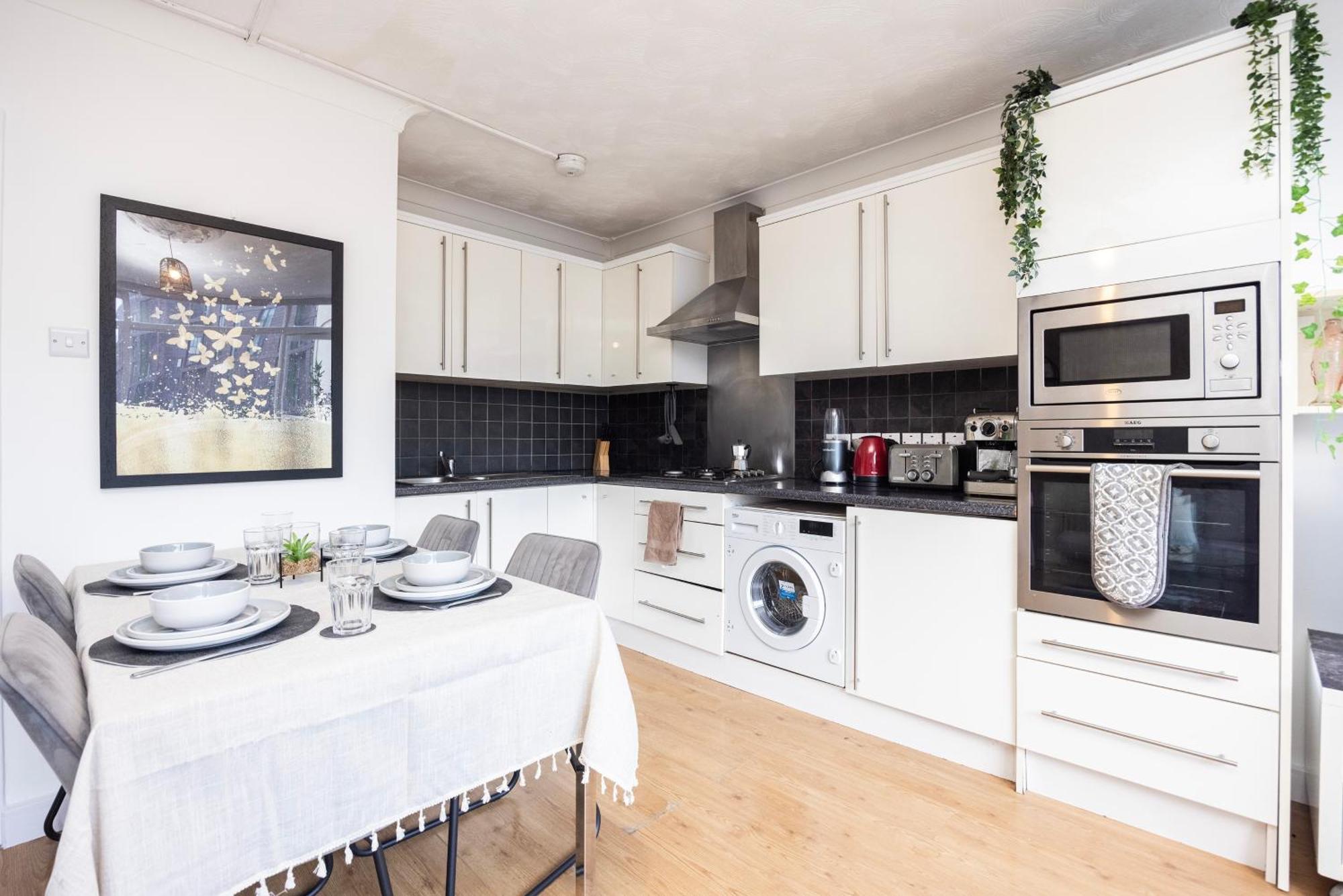 Trendy 4 Bed Apartment Near Vibrant Shoreditch W Balcony And Walking Distance To Tube London Kültér fotó