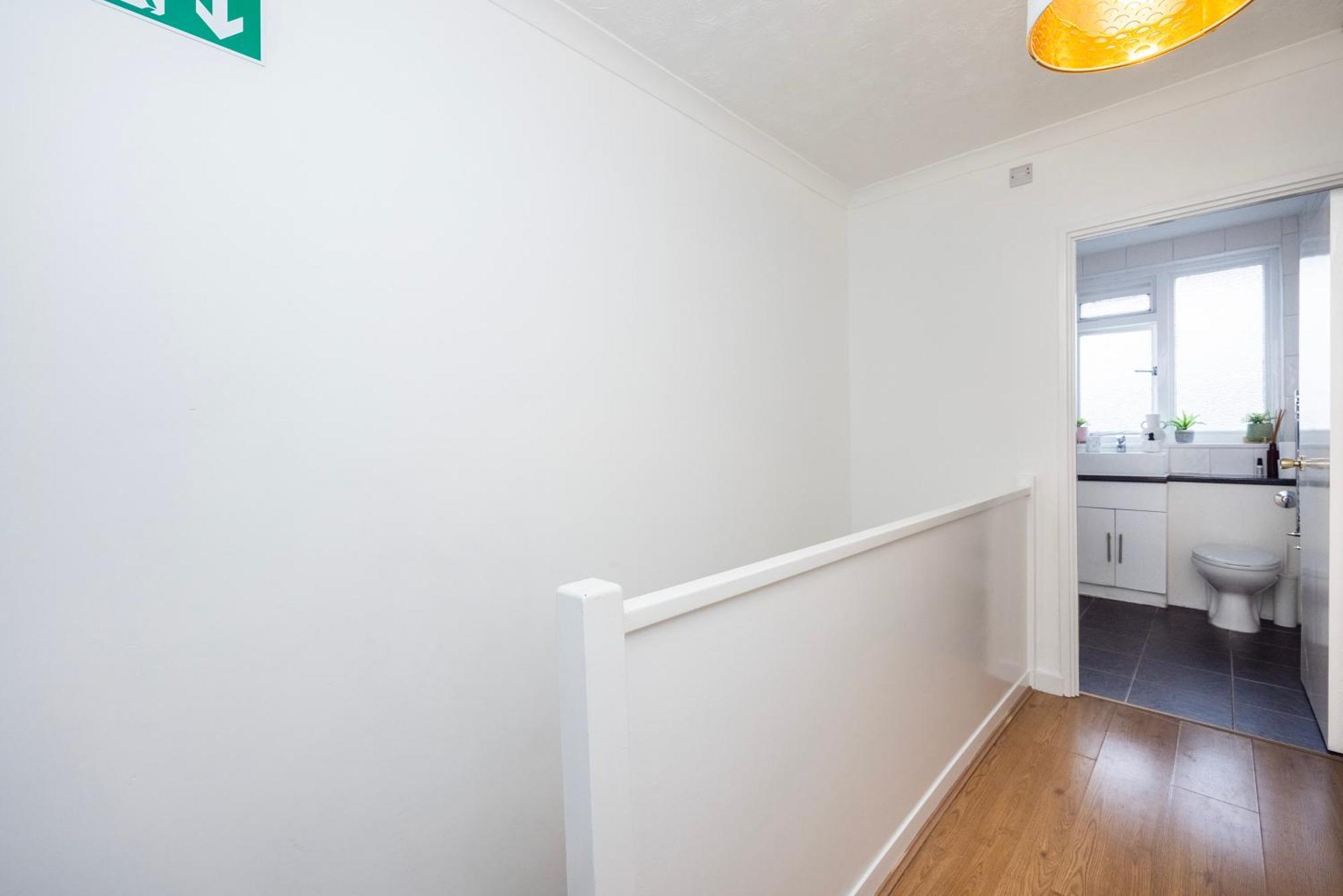 Trendy 4 Bed Apartment Near Vibrant Shoreditch W Balcony And Walking Distance To Tube London Kültér fotó