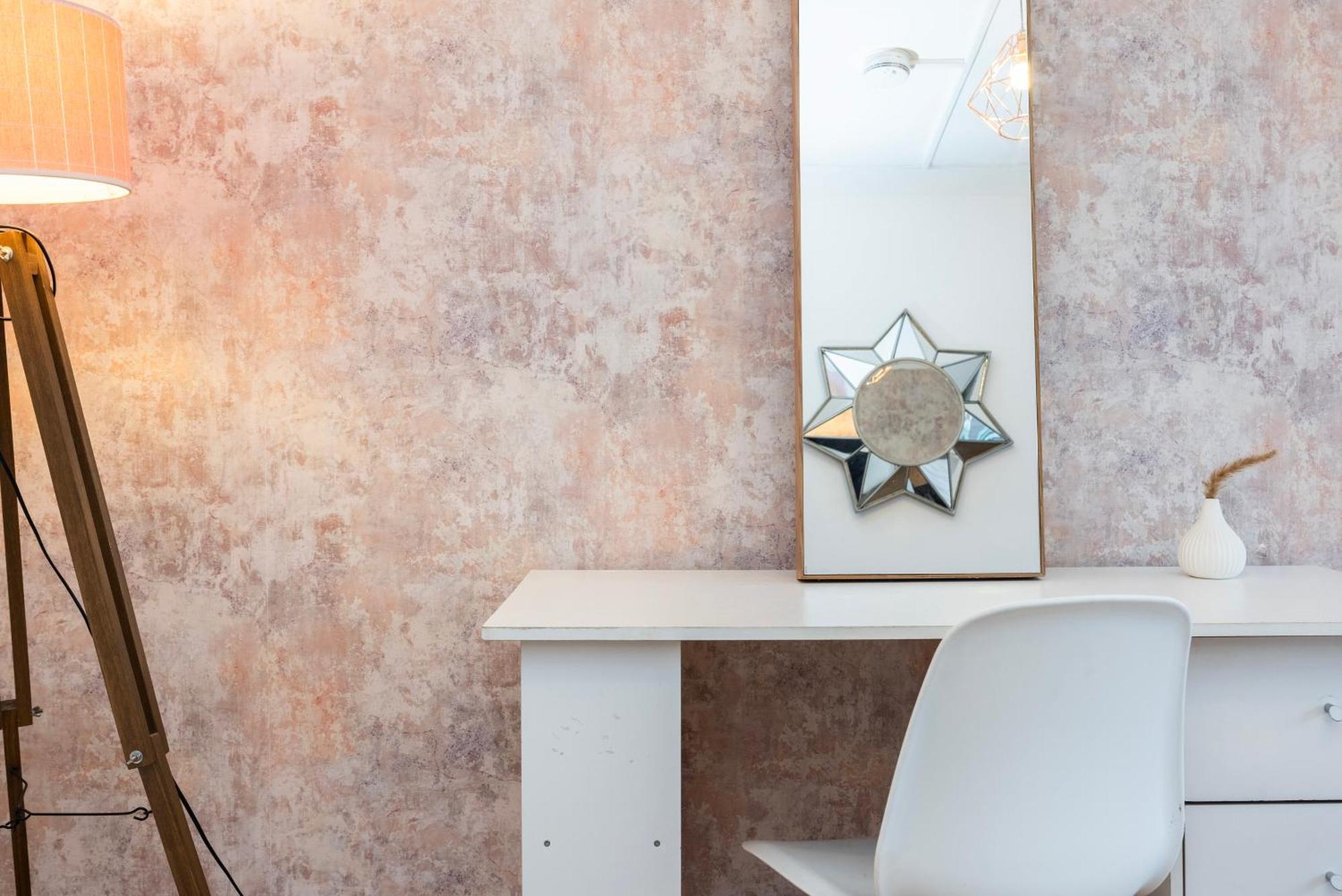 Trendy 4 Bed Apartment Near Vibrant Shoreditch W Balcony And Walking Distance To Tube London Kültér fotó