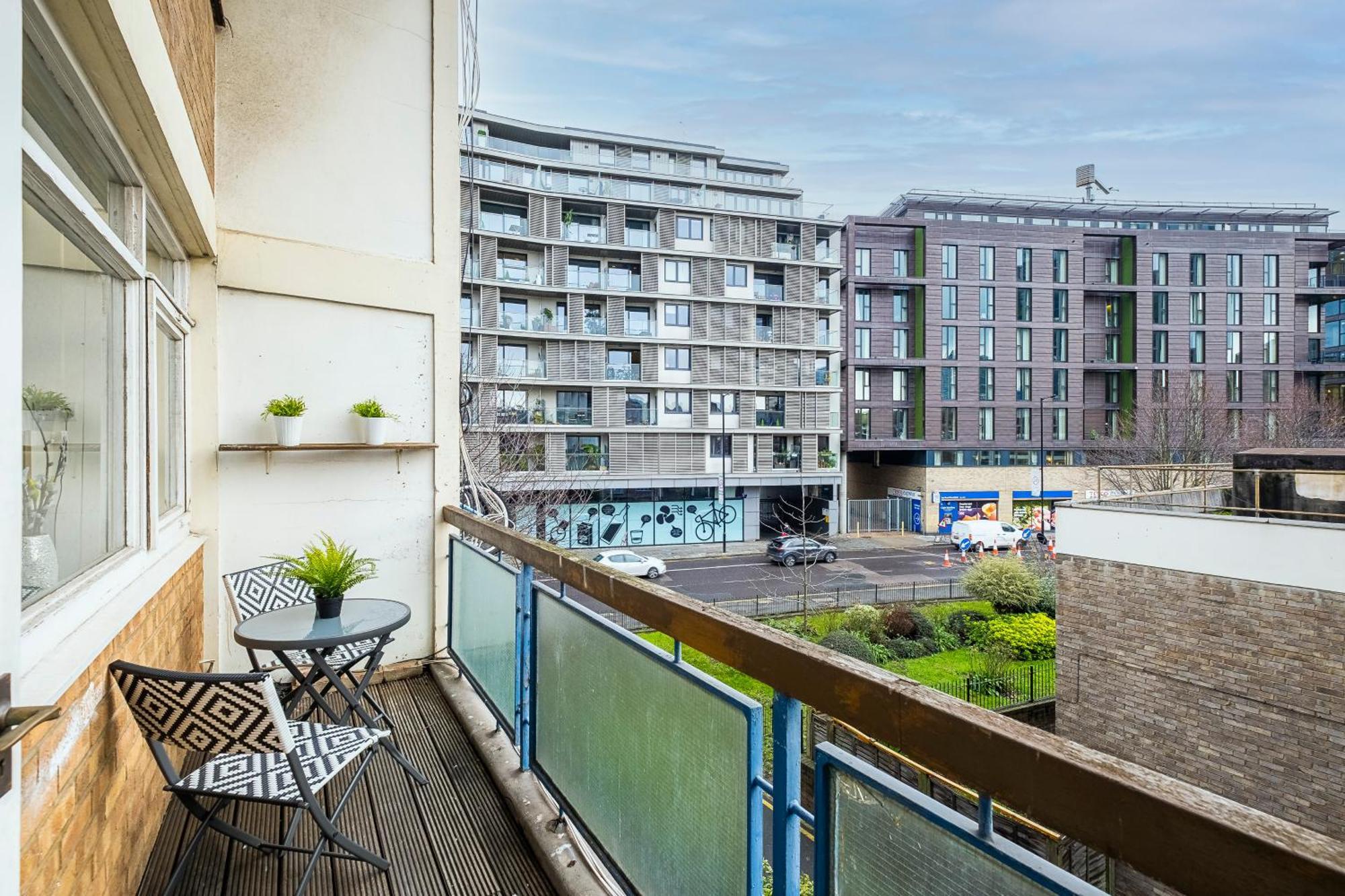Trendy 4 Bed Apartment Near Vibrant Shoreditch W Balcony And Walking Distance To Tube London Kültér fotó